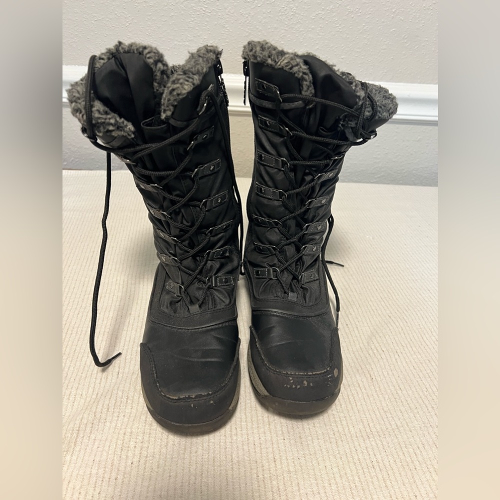 Black snow boots